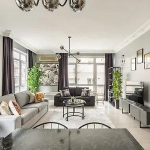 Bohemian Flat In Nisantasi With Location Apartment