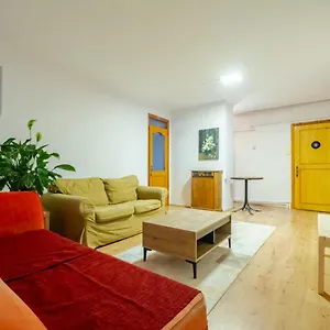 Flat 800 M To Metro Station In Sisli Apartment