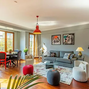 Outstanding Flat With Calming View Nisantasi Apartment